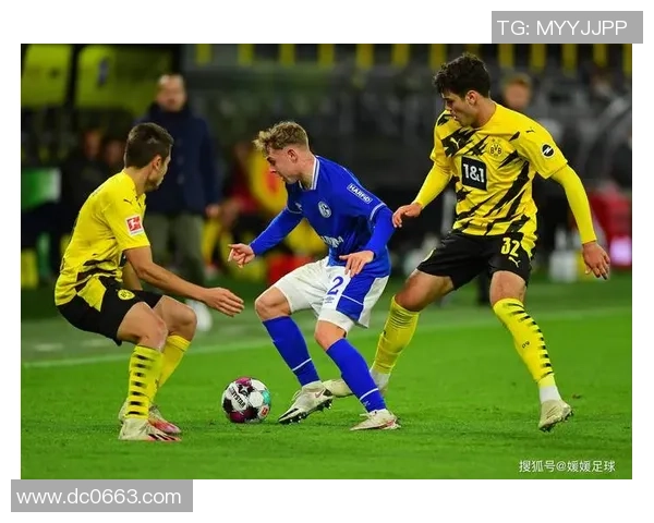 比勒菲尔德与汉诺威的激烈对决揭示德甲新赛季的竞争格局 比勒菲尔德与汉诺威的激烈对决揭示德甲新赛季的竞争格局